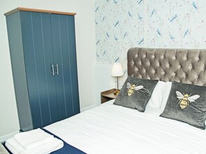 3 bedrooms, free WiFi, bed sheets