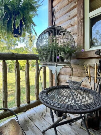 Birdsong cabin
