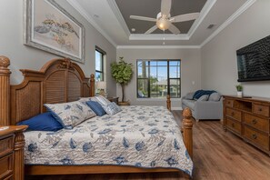 4 bedrooms, in-room safe, desk, free WiFi