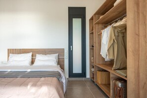 1 bedroom, in-room safe, free WiFi, bed sheets