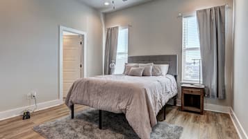 2 bedrooms, desk, iron/ironing board, free WiFi