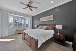 Room - Beautiful home, golf community, pool, lanai, 15 min  from RSW,  5 min to outlets (Estero)