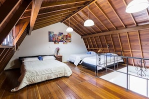 1 bedroom, desk, internet, bed sheets
