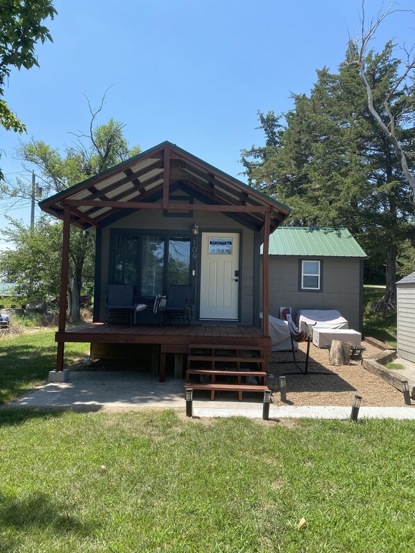 Exterior - The Country Cottage. A cozy 1bed/1bath in the small country town of Scandia, KS. (Scandia)