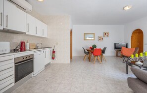 Microonde, forno, piano cottura, lavastoviglie