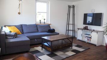 Een smart-tv en een open haard