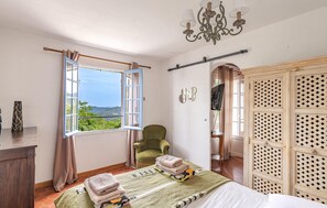 3 chambres, Wi-Fi gratuit, draps fournis