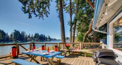 Gorgeous Allyn Getaway - No-Bank Waterfront!