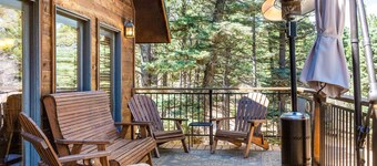 Three Story Cabin w/Hot Tub, Large Decks & Grill, Garage, Near Hike/Bike Trails