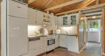 Stunning home in OksbĂžl with WiFi