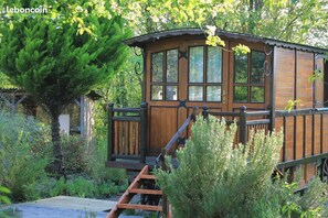 Exterior - Roulottes Autonomes (Bréhal)