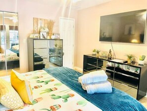 2 室のベッドルーム、WiFi