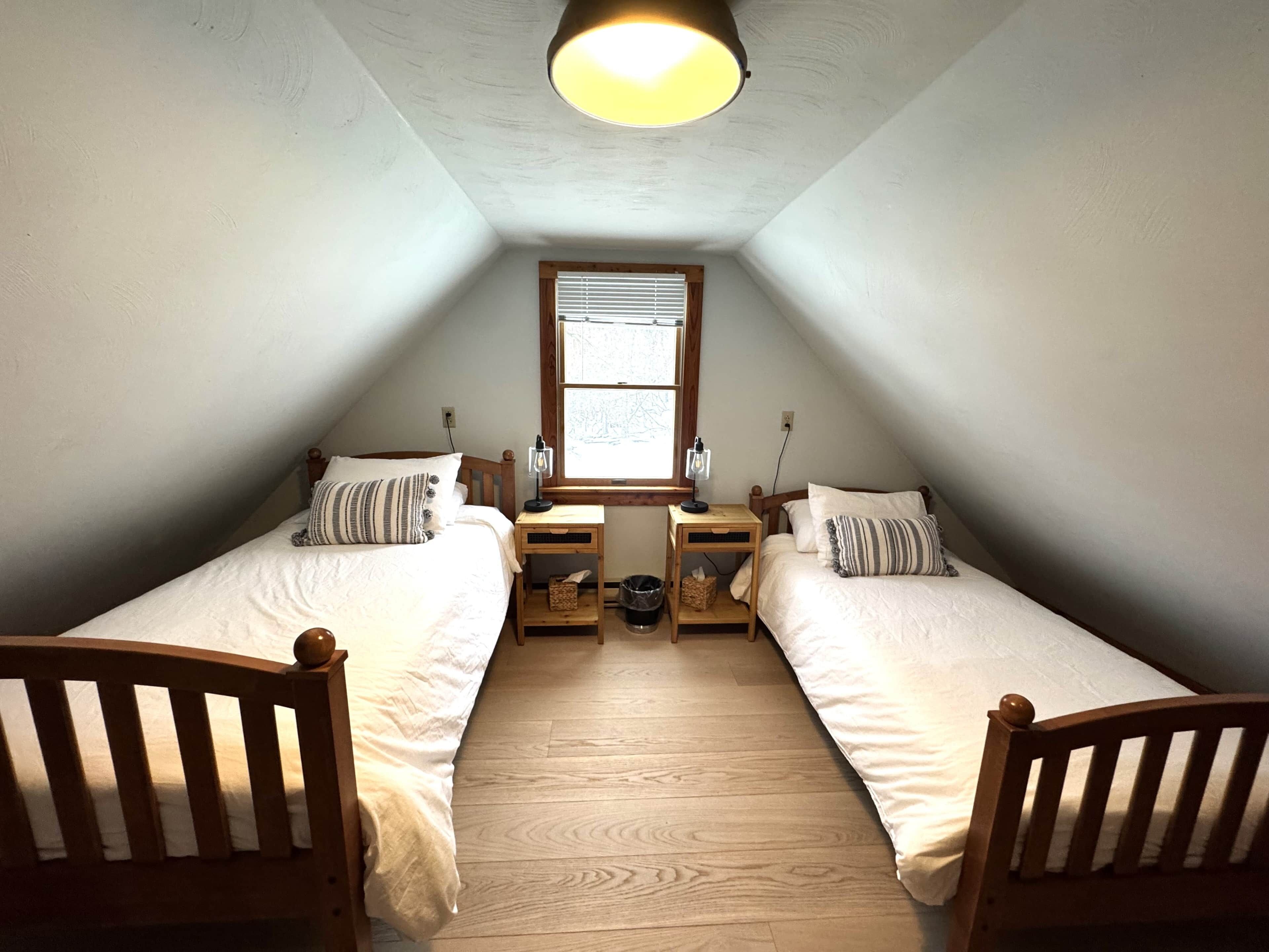 5 bedrooms, iron/ironing board, free WiFi, bed sheets