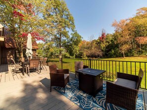 Outdoor dining - Portage Ponds 5 BR/3 Bath close to CHQ, wine trail (Westfield)