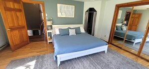 5 bedrooms, iron/ironing board, free WiFi, bed sheets