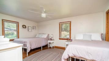 5 bedrooms, iron/ironing board, free WiFi, bed sheets