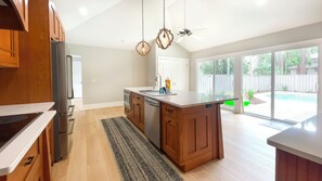 House, Multiple Beds, Kitchen, Garden View (14 Beach Lagoon Road) | Private kitchen | Fridge, microwave, oven, stovetop