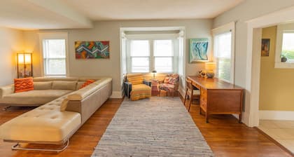Great Space! 2 Blocks from Downtown Lee's Summit!
