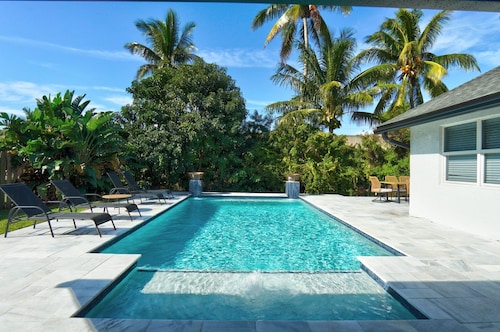 Beautiful new house in Delray with heated pool & game room. Close to boca!