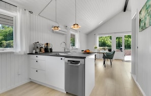 Kühlschrank, Herdplatte, Geschirrspüler