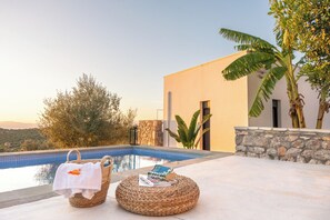 Outdoor pool - Casatino Villas #4 (Kalianeika)