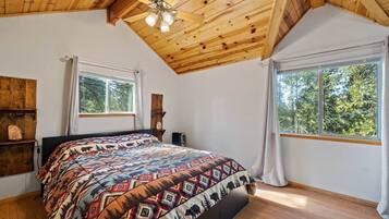 2 sovrum, strykjärn/strykbräda, wi-fi och sängkläder