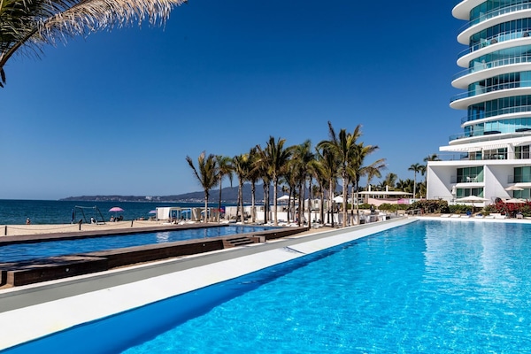 3 piscinas al aire libre