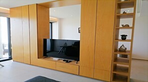 Deluxe Apartment | Living area | 42-inch LED TV with digital channels, TV - Condo Aria Ocean 501 by Kivoya (Nuevo Nayarit)