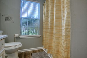 Bathroom - The Covington Cozy & Comfort - Sleeps Up To 8 (Covington)
