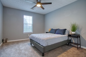 Room - The Covington Cozy & Comfort - Sleeps Up To 8 (Covington)