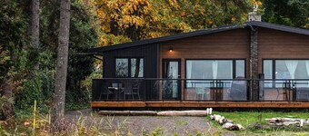 Sea,Sunrises,Sauna | Oceanfront Stylish Retreat