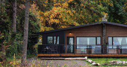 Sea,Sunrises,Sauna | Oceanfront Stylish Retreat