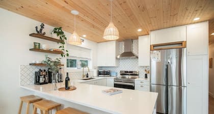 Sea,Sunrises,Sauna | Oceanfront Stylish Retreat