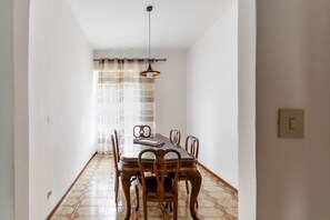 Dining - GuestHost - Apartment located on the first floor of a building without a lift.In 100 square meters of space it comfortably accommodates 6 people, with two double bedrooms and a third with two single beds (NOT joinable).Two bathrooms, one of which is serv (Mestre)