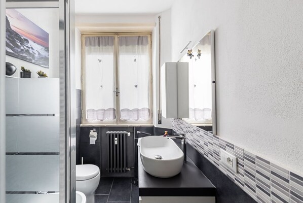 Regadera y bidet 