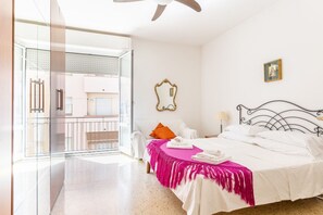 2 bedrooms, internet, bed sheets