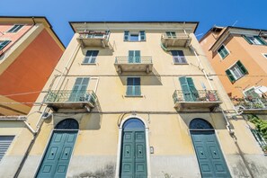 Exterior - GuestHost - Comfortable apartment with a seaview ideal for 4 guests is located in the ancient village of Marola, where you can discover the real Liguria, where you can immerse yourself in the life of a small Ligurian village, a few kilometers from Portov (La Spezia)