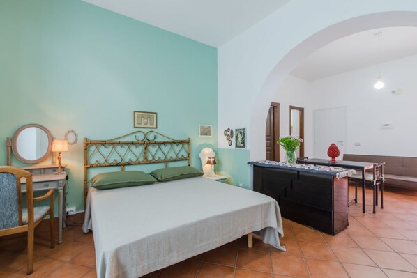 1 bedroom, iron/ironing board, Internet, bed sheets