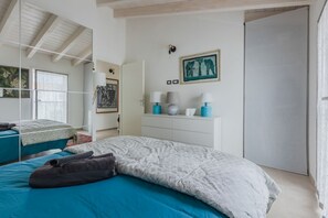 1 chambre, chambres insonorisées, fer et planche à repasser