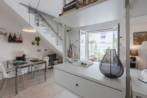 Dining - Pula Modern Apartment with Private Parking! (Pula)