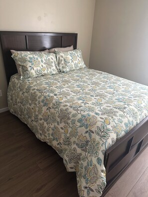 3 habitaciones, tabla de planchar con plancha y wifi gratis