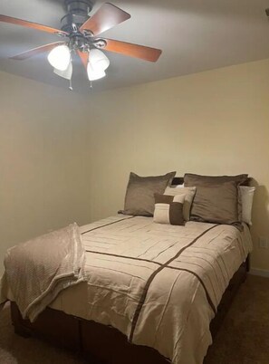 3 chambres, fer et planche à repasser, Wi-Fi gratuit, draps fournis