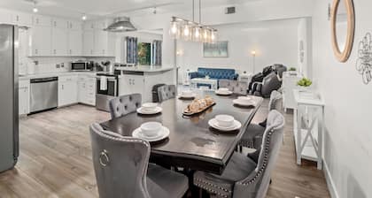 Elegant Hot tub l Fire Pit l BBQ l Oldtown Clovis