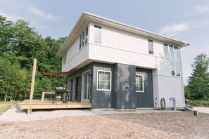 Exterior - Sister Bay Eclectic Cottage (Sister Bay)
