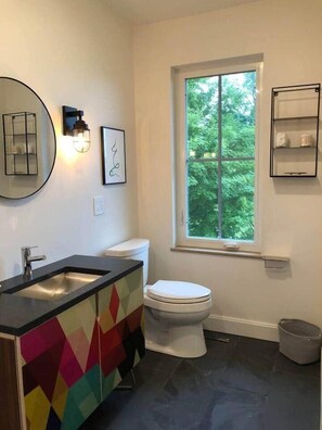 Hair dryer - Sister Bay Eclectic Cottage (Sister Bay)