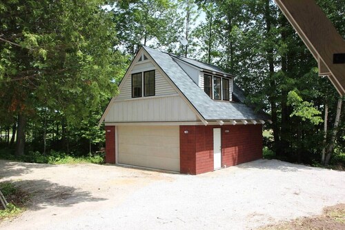 Ellison Bay Eclectic Style Cottage