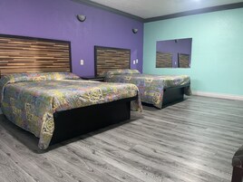 Quarto casal família | Área de estar | TV de tela plana 40 polegadas com canais via satélite, TV