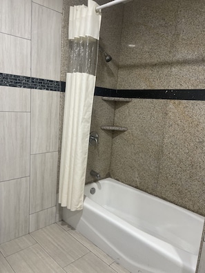 Deep soaking bathtub