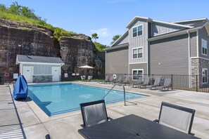 Outdoor pool - NEW Construction! SPECTACULAR location close to the Branson Strip, SDC & TRLake! (Branson)
