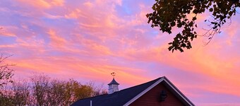 Charming Barn Studio - Sleeps 4